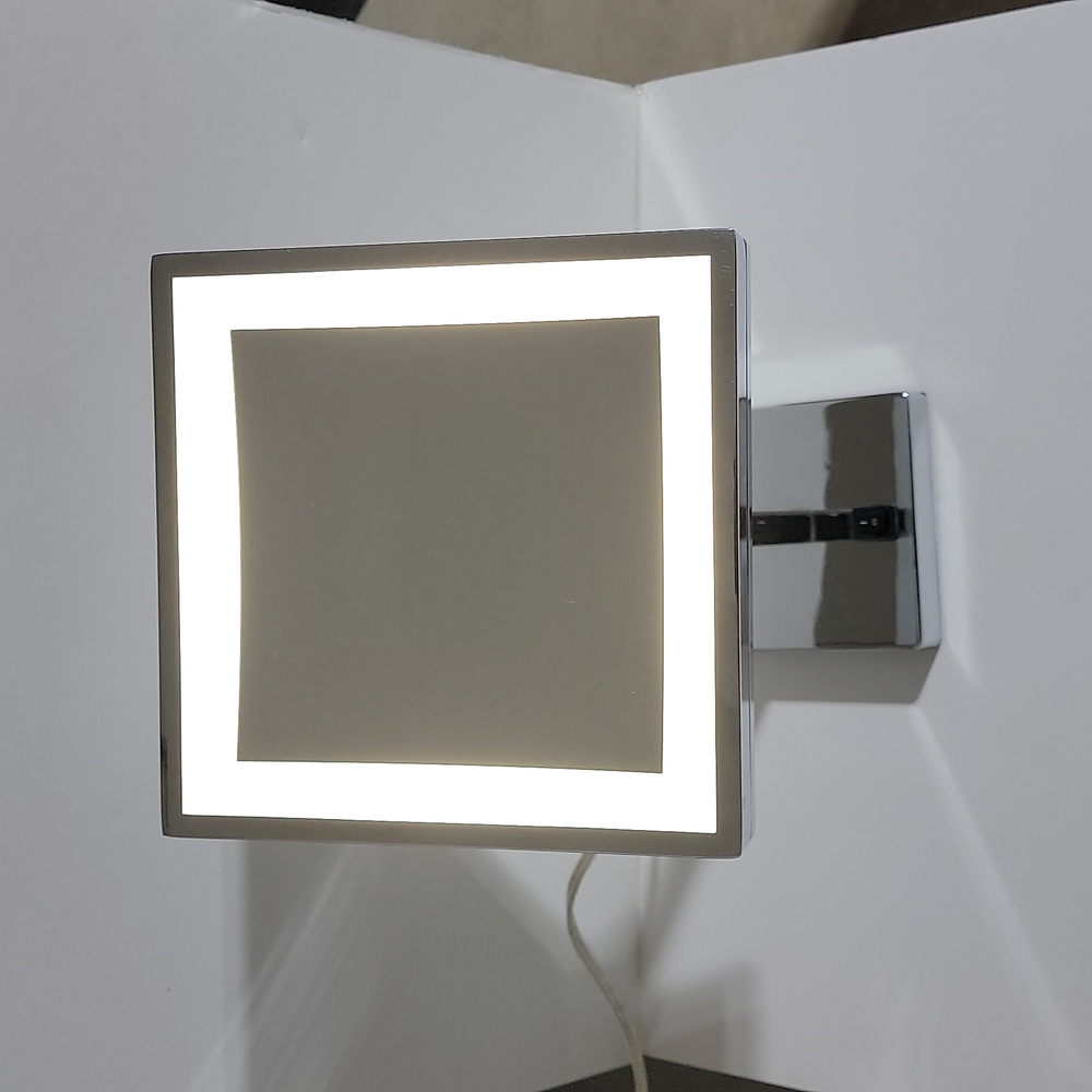 Countertop Makeup MirrorBy Electric Mirror